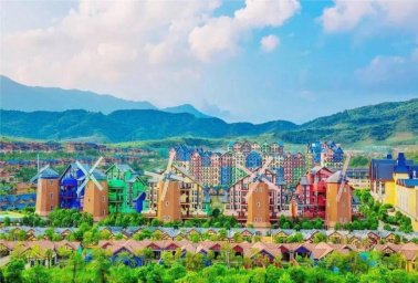 【打卡童话般的梦幻庄园】平日不加收！￥388元抢河源巴伐利亚铂莱顿度假酒店-高级房！壕叹双人自助早餐，玩国药温泉/黑森林乐园（2选1），多款项目任选！一起感受这浓厚的欧洲巴伐利亚风情！